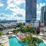 2901 Beautiful Downtown Apt With Pool And Gym