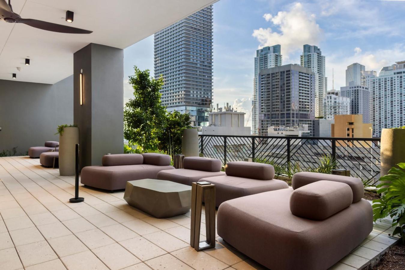 2901 Beautiful Downtown With Pool And Gym Miami