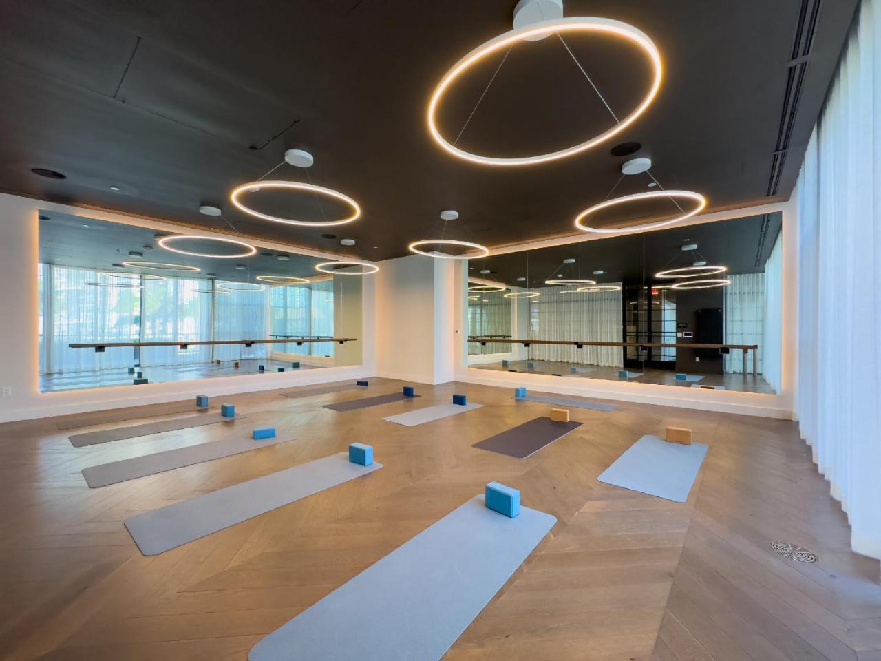 2901 Beautiful Downtown With Pool And Gym Miami