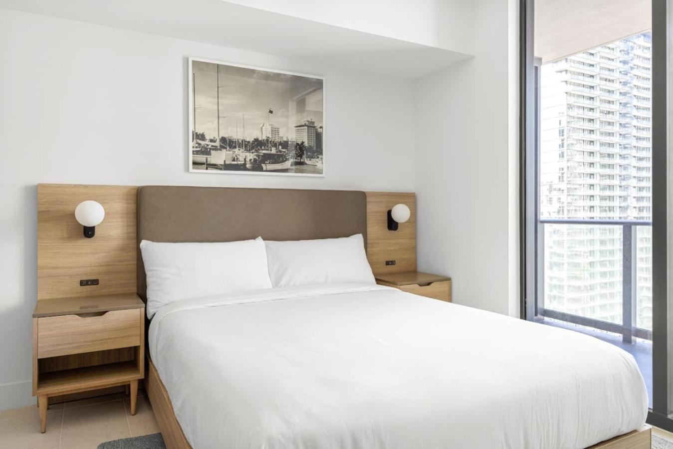 2901 Beautiful Downtown With Pool And Gym *