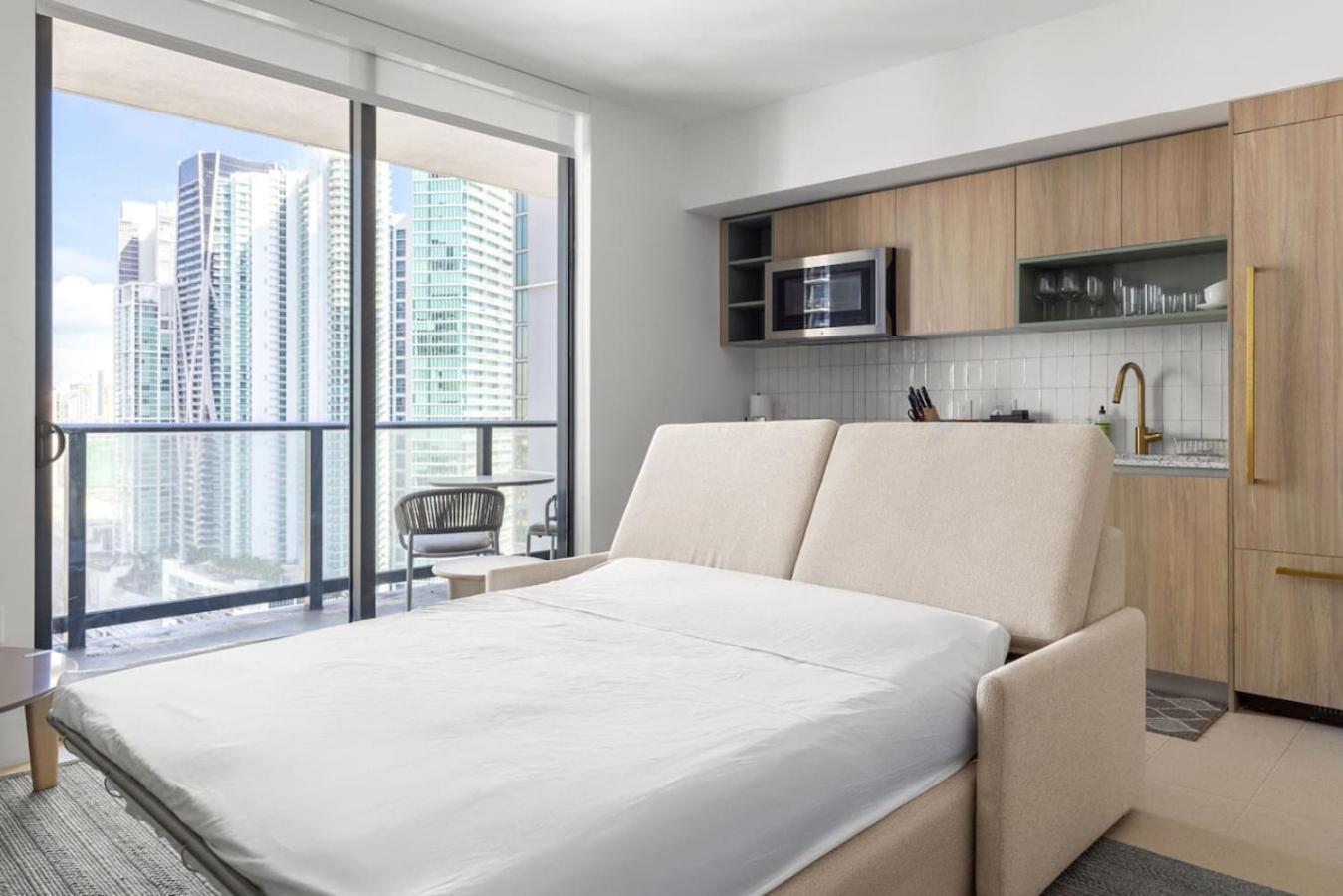 2901 Beautiful Downtown With Pool And Gym Miami
