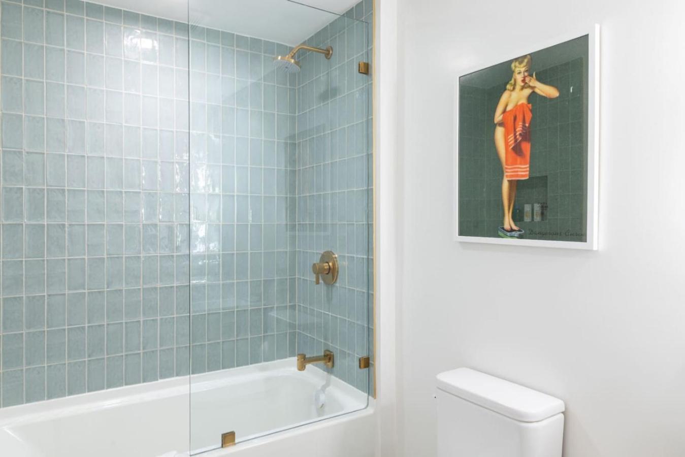 2901 Beautiful Downtown With Pool And Gym